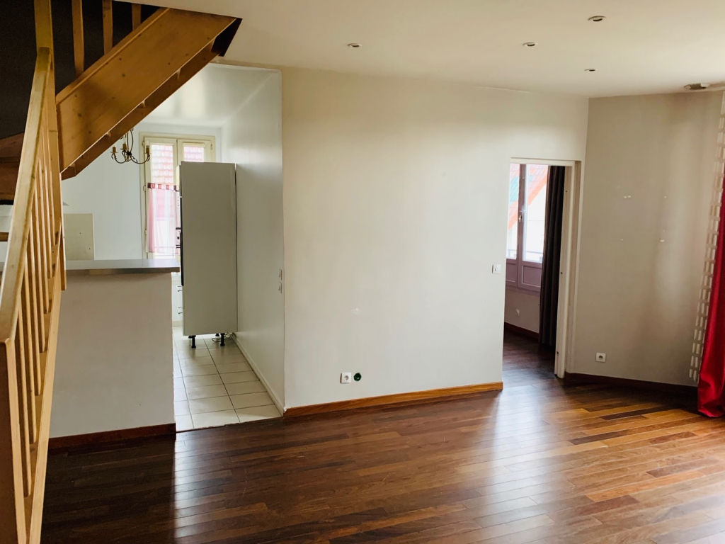 LES PAVILLONS SOUS BOIS : appartement T4 en location