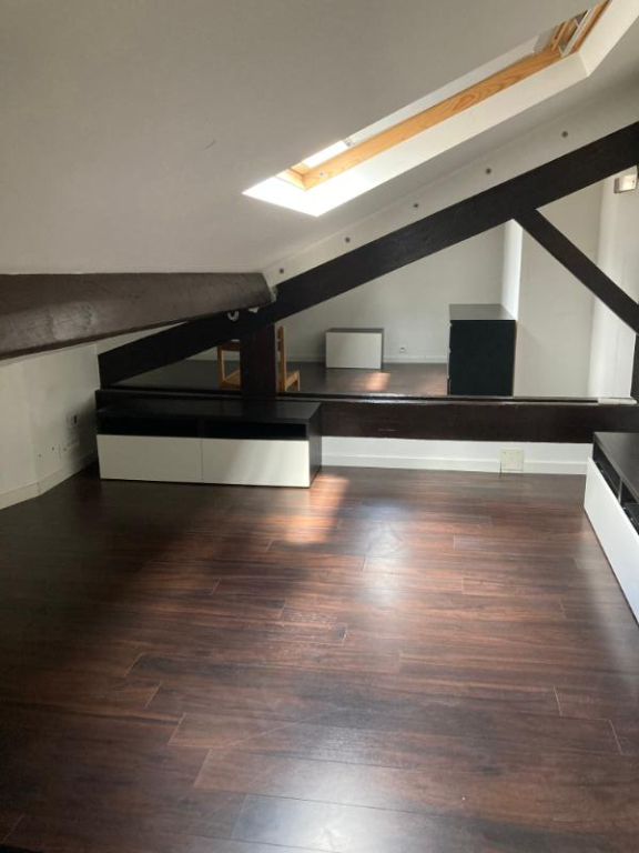 Location : duplex T2 (35 m²) et surface total au sol de 60m2 aux PAVILLONS SOUS BOIS