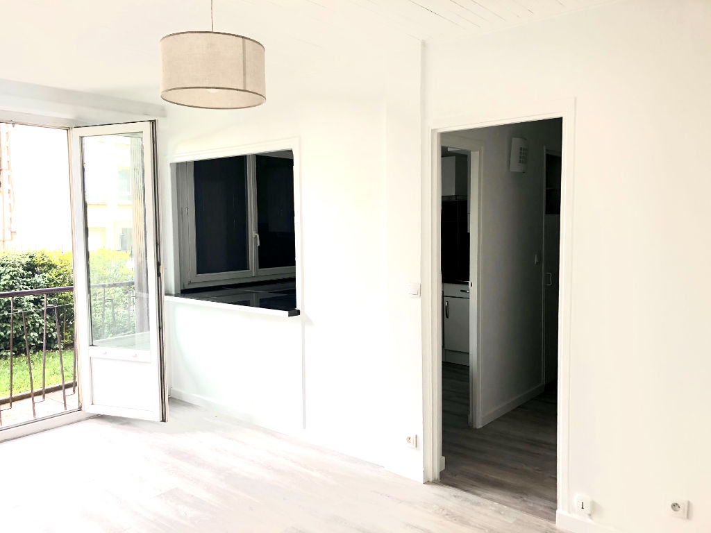 Vente : appartement F3 (54 m²) au RAINCY