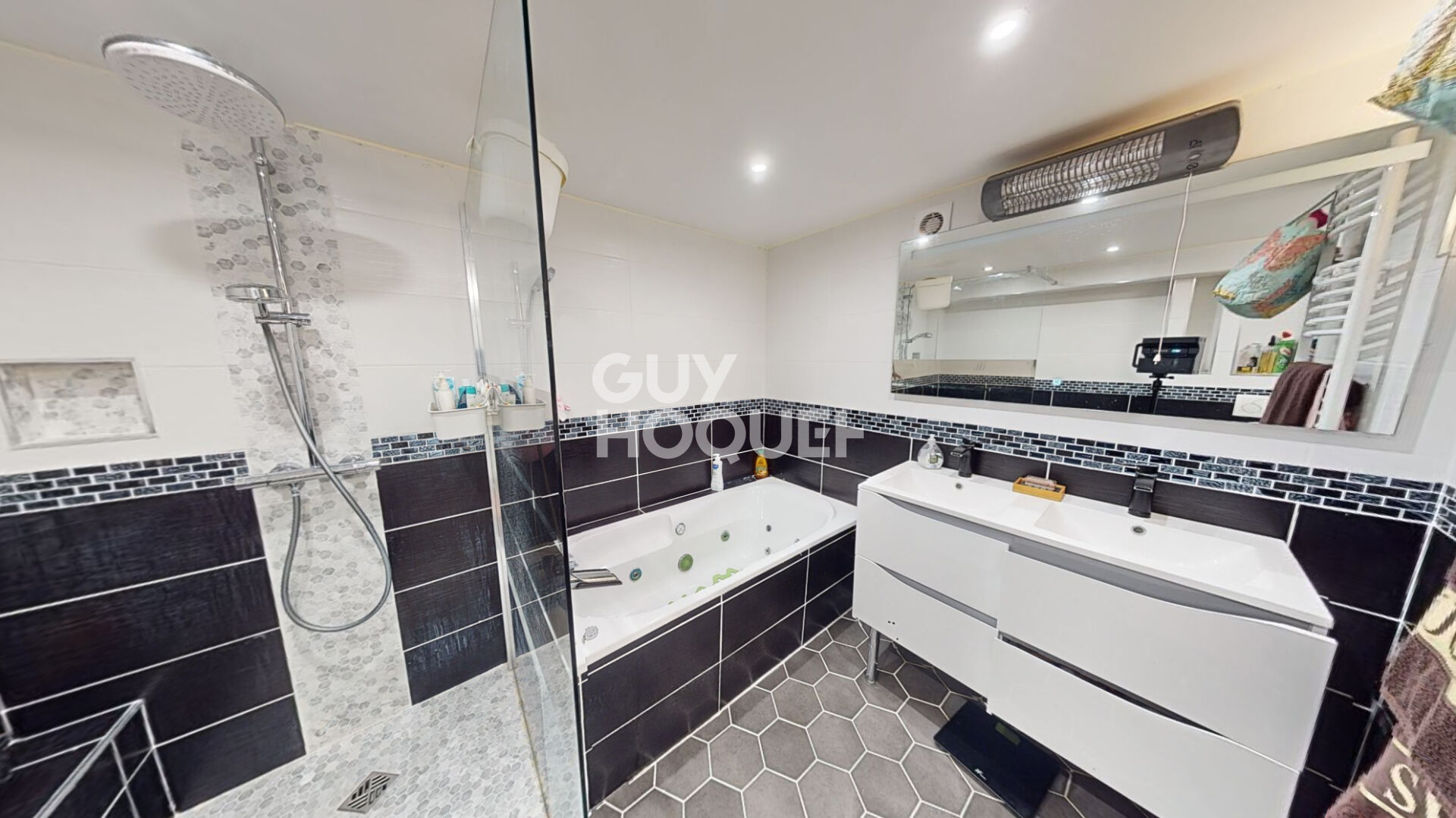 Maison spacieuse à vendre à Bondy - Exclusivité Guy Hoquet