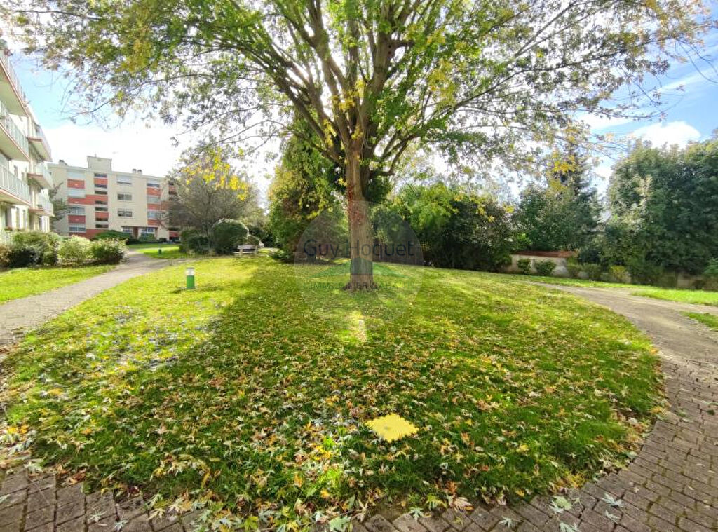 LES PAVILLONS SOUS BOIS : appartement 5 pièces à vendre