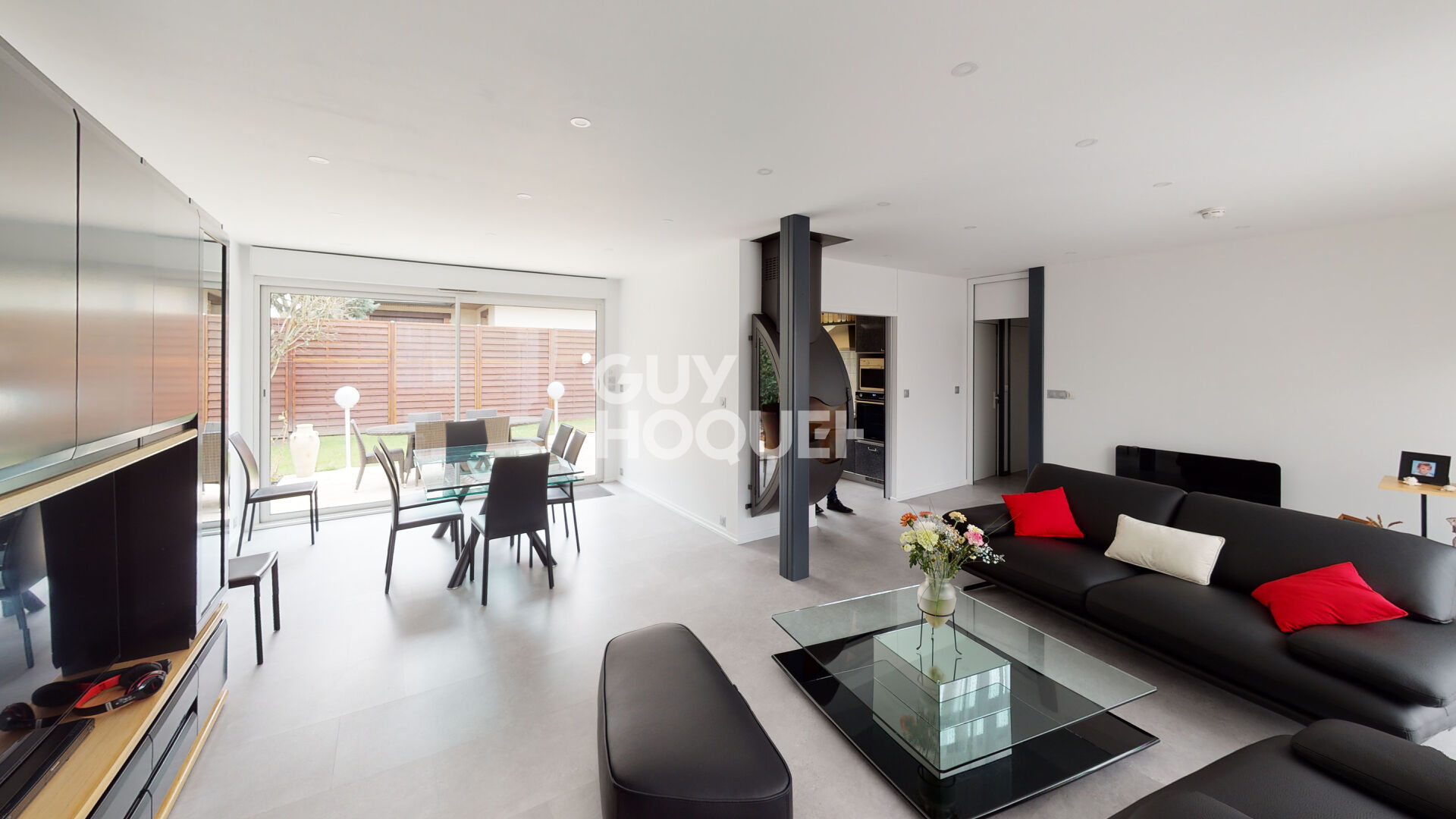 MAISON DE PLEIN PIED AU CALME - AVEC PISCINE