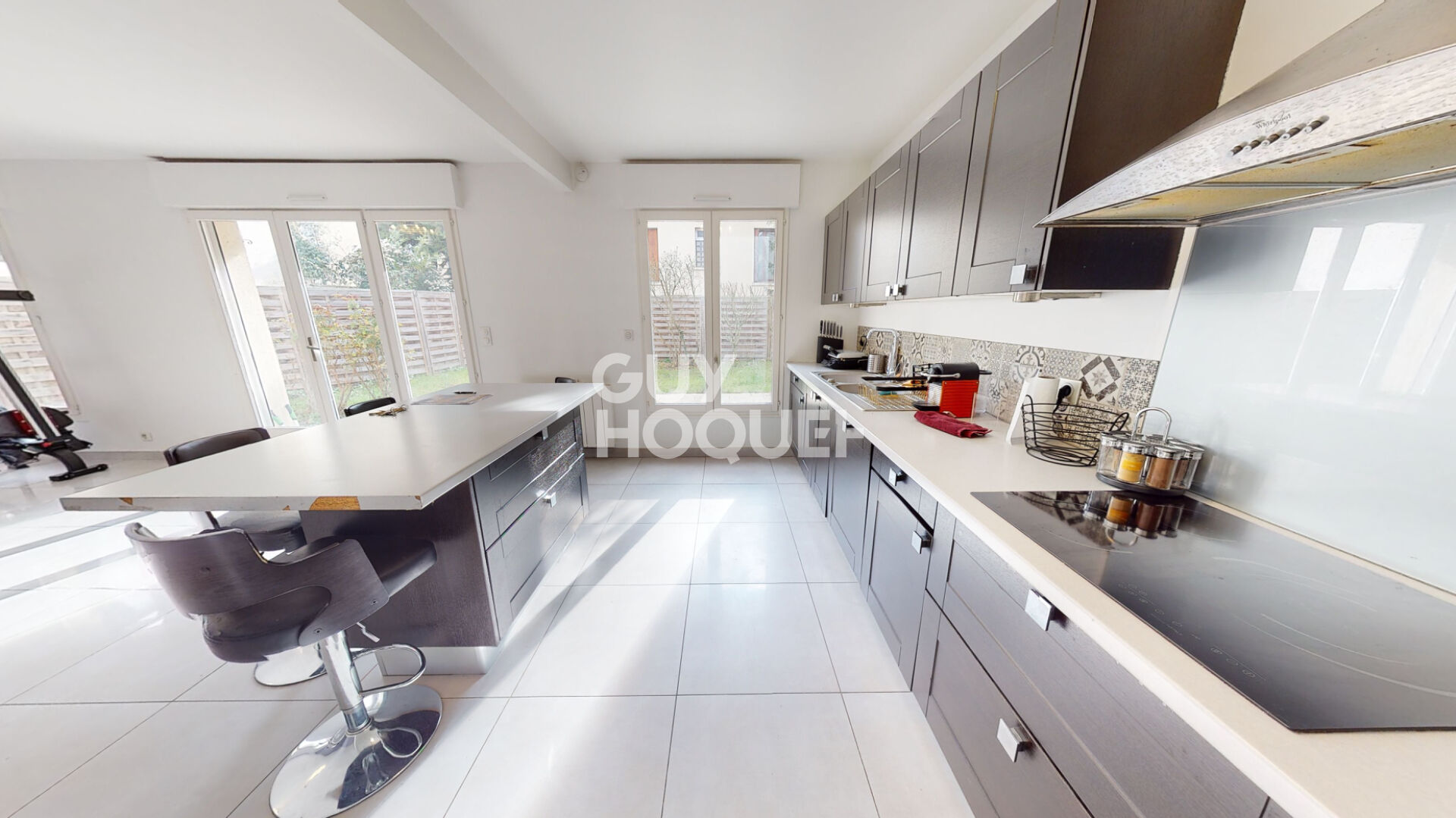 LES PAVILLONS SOUS BOIS : appartement T5 (108 m²) à vendre