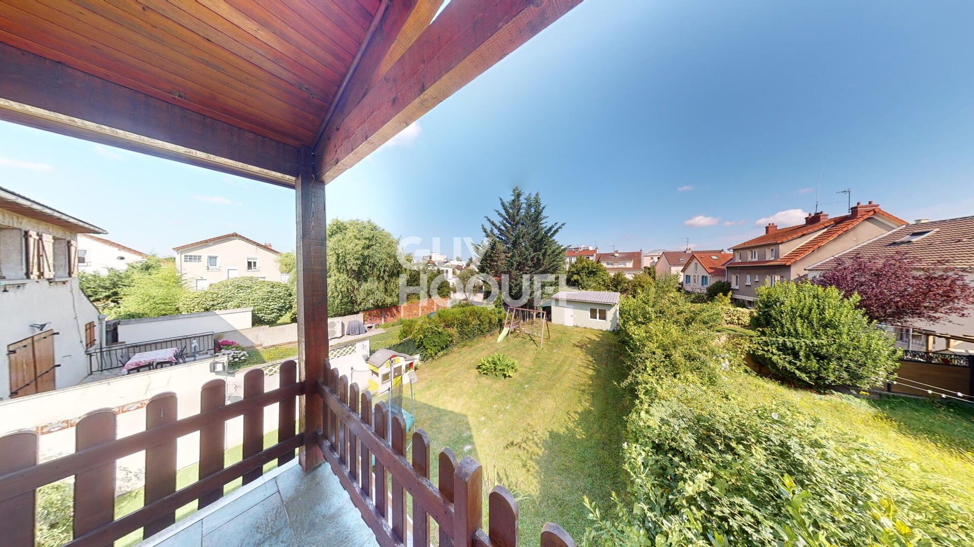 Maison spacieuse à vendre aux Pavillons sous Bois - 4 chambres, jardin et panneaux solaires
