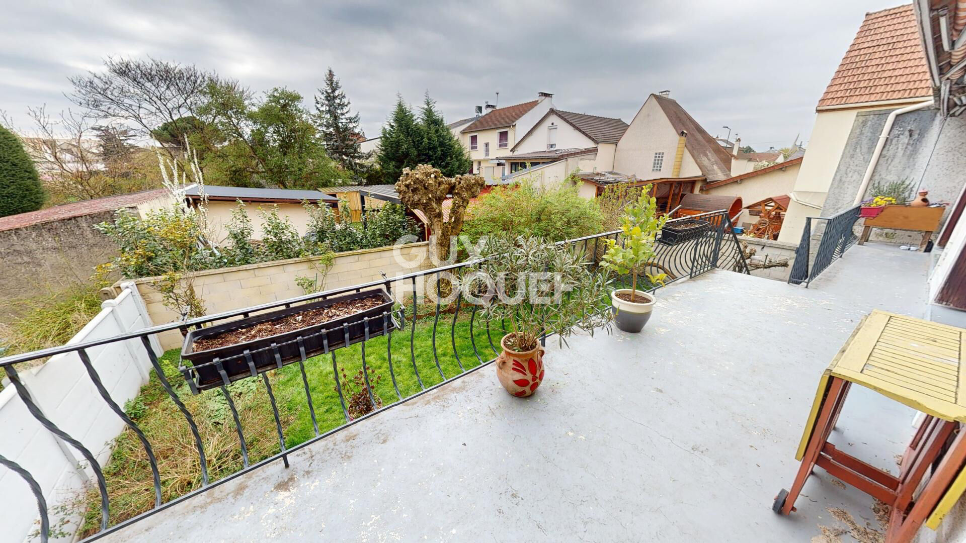 Maison à vendre - 5 chambres - LES PAVILLONS SOUS BOIS