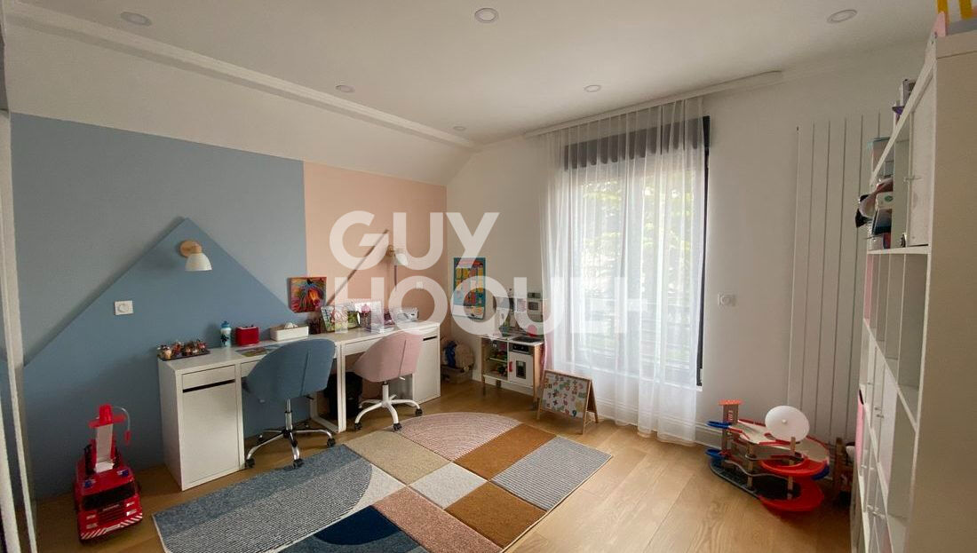 Maison d'exception à vendre - 5 chambres - Grand standing à Les Pavillons Sous Bois