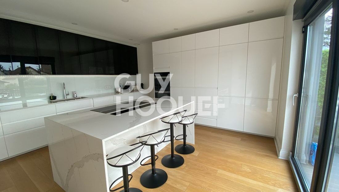 Maison d'exception à vendre - 5 chambres - Grand standing à Les Pavillons Sous Bois