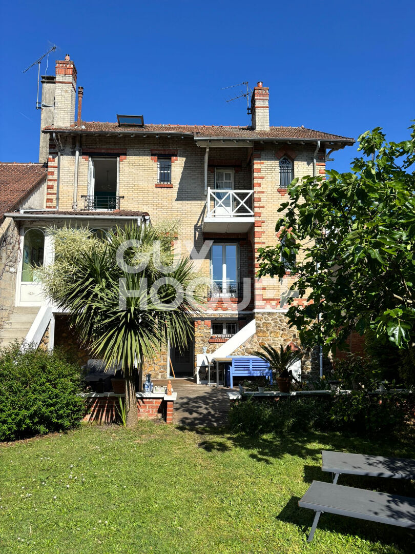 Maison d'exception à Livry-Gargan - Charme des Années 20 et Confort Moderne
