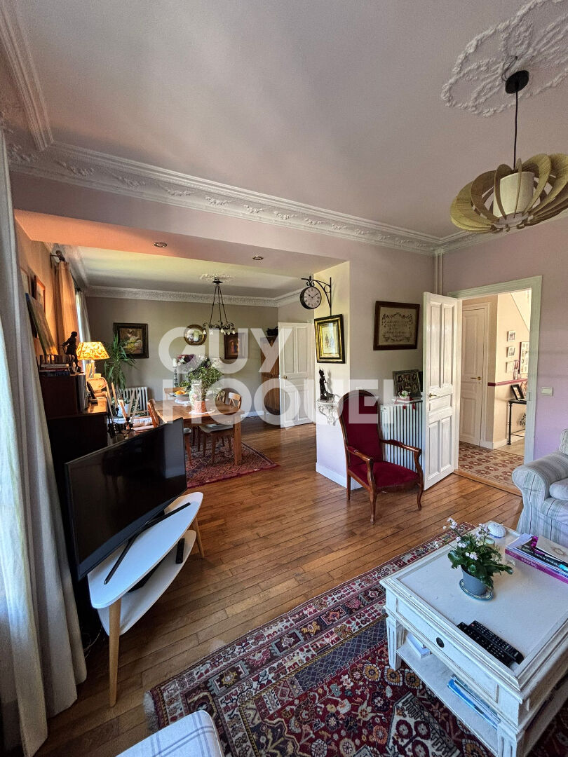 Maison d'exception à Livry-Gargan - Charme des Années 20 et Confort Moderne