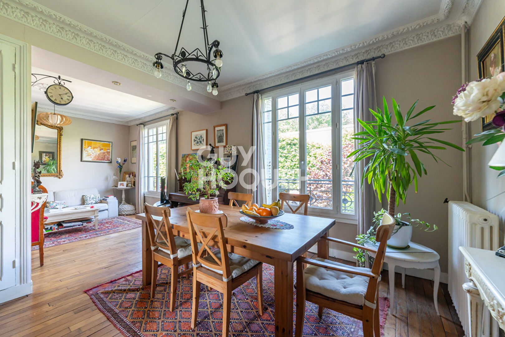 Maison d'exception à Livry-Gargan - Charme des Années 20 et Confort Moderne