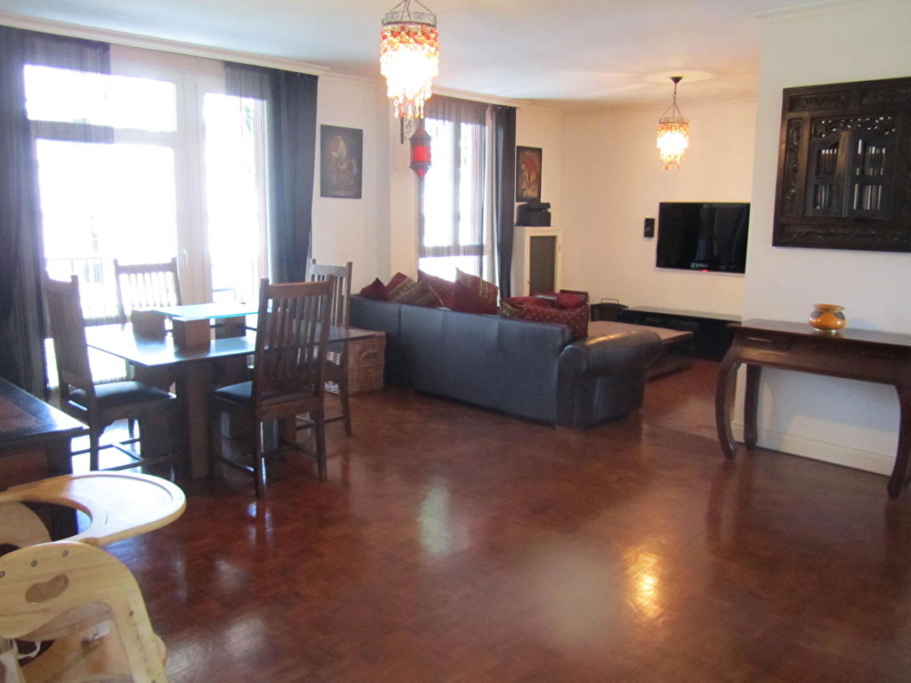 Proche Mairie de Clichy