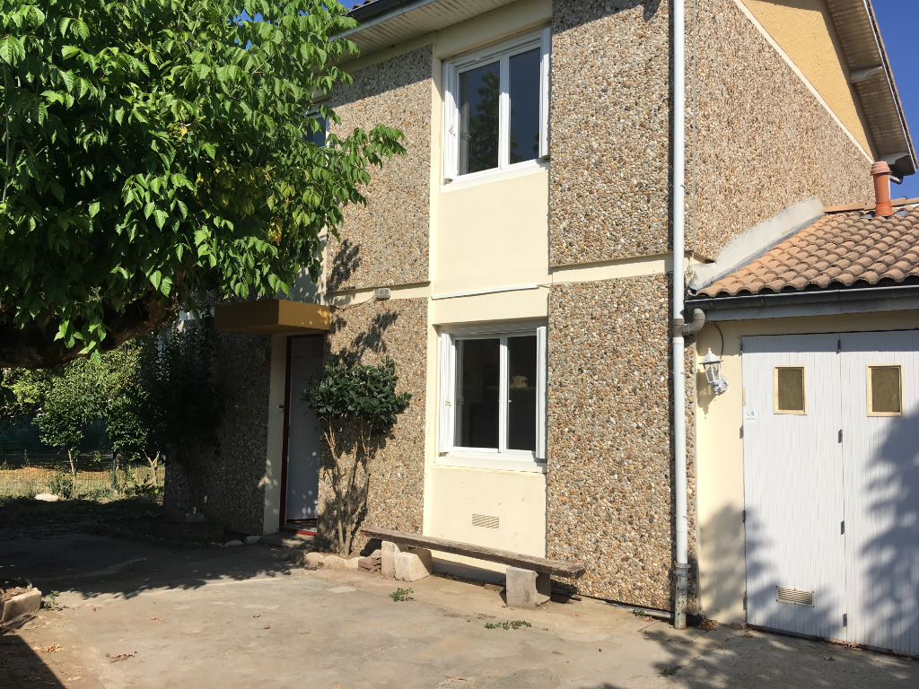 Maison St Sulpice De Faleyrens  90 m2