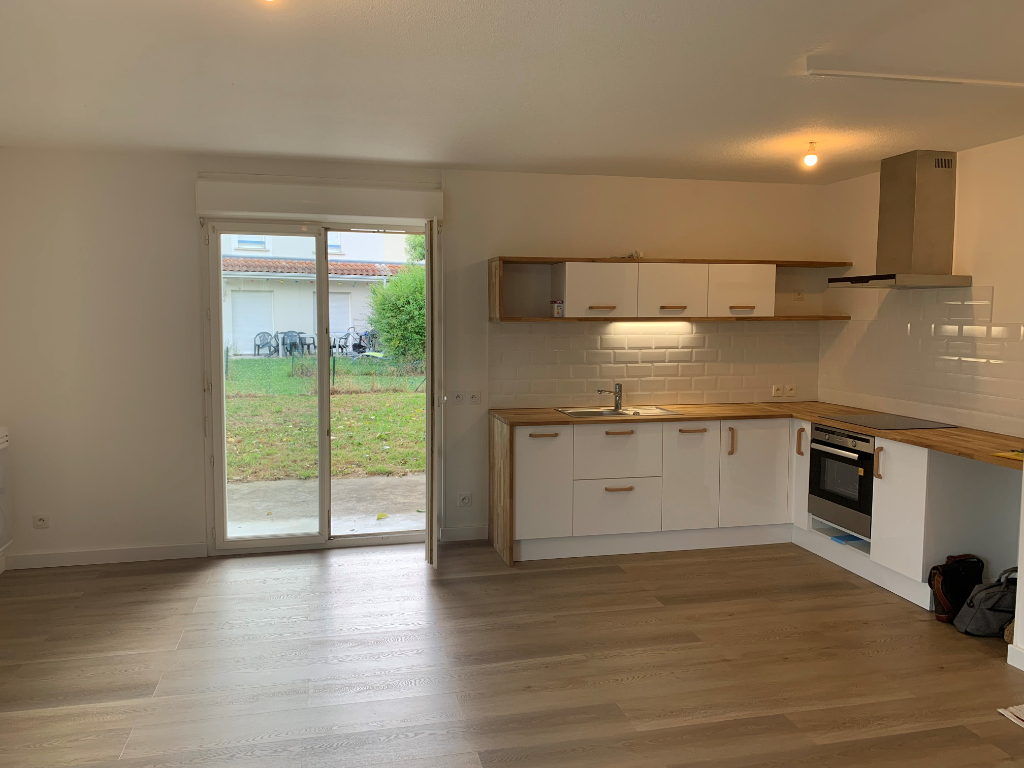 Location d'une maison T3 à SAINT SEURIN SUR L ISLE en Résidence