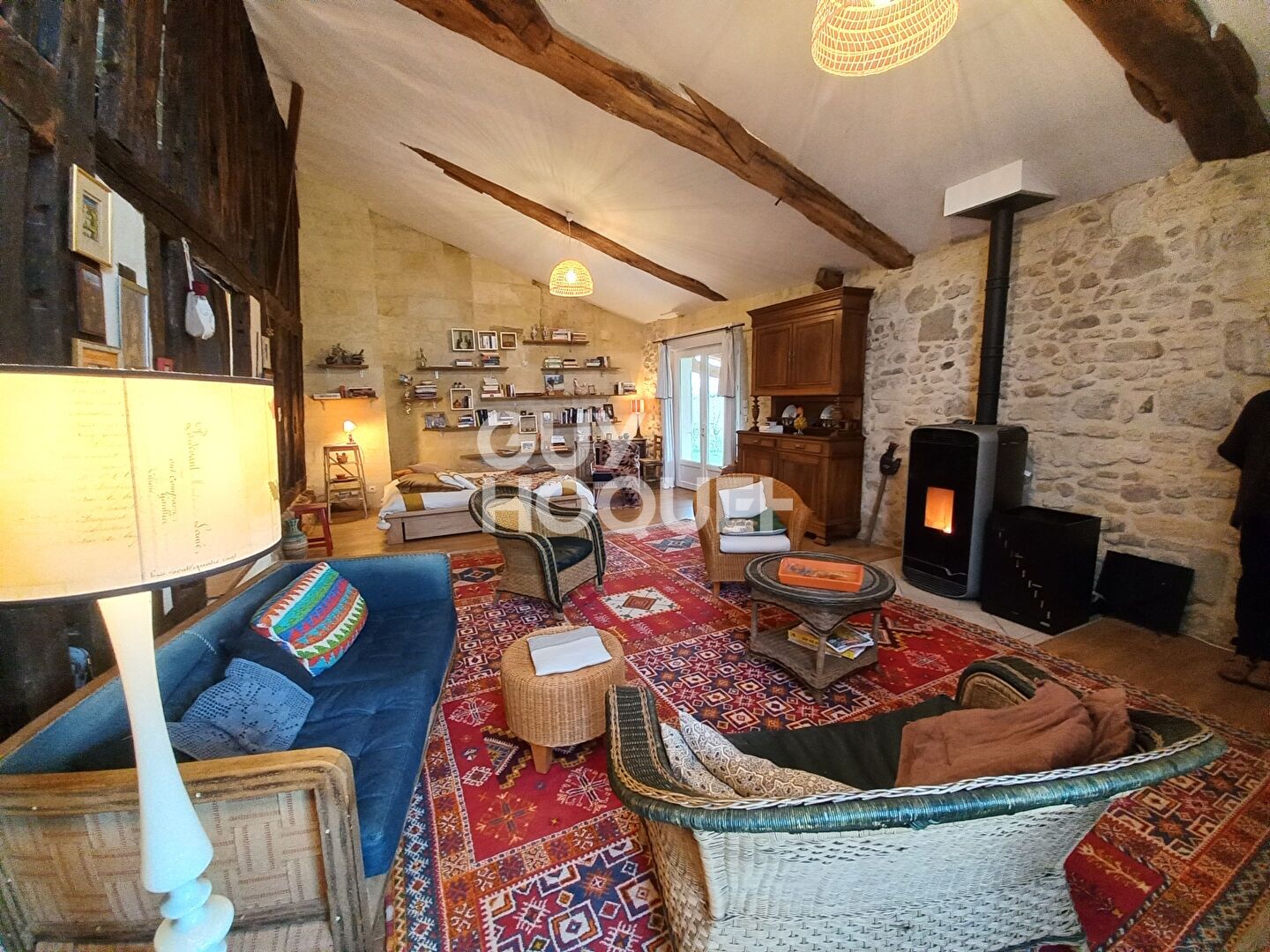 A 20 MN DE LIBOURNE PROCHE COMMERCES;