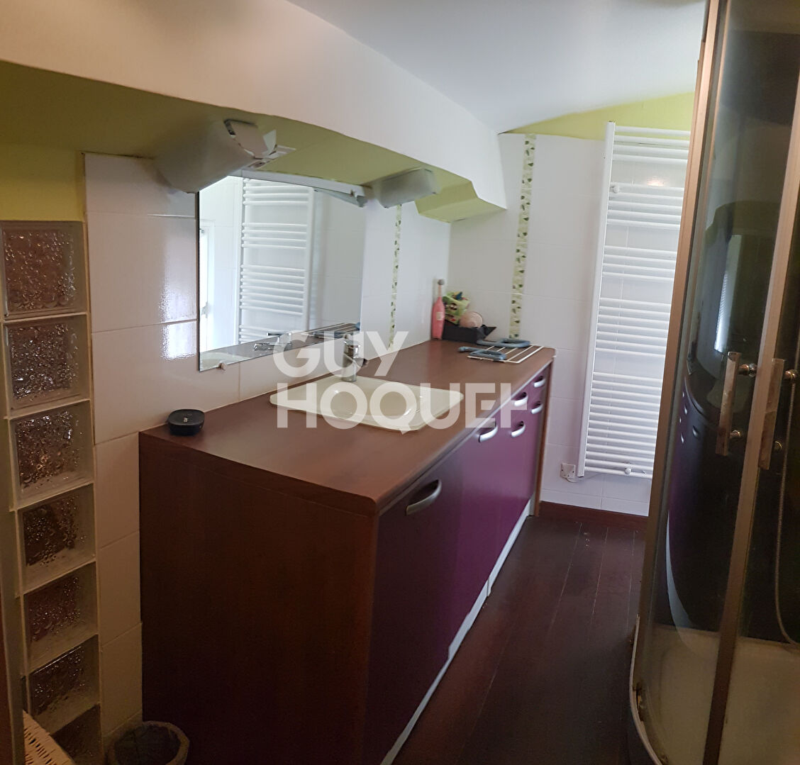 FRONSAC A 5 MINUTES DE LIBOURNE