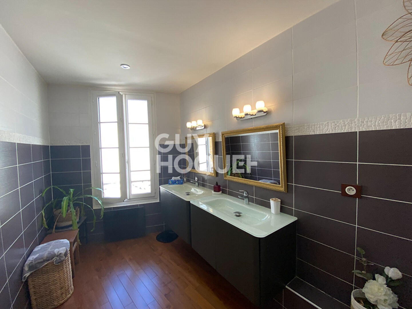 LIBOURNE HYPERCENTRE