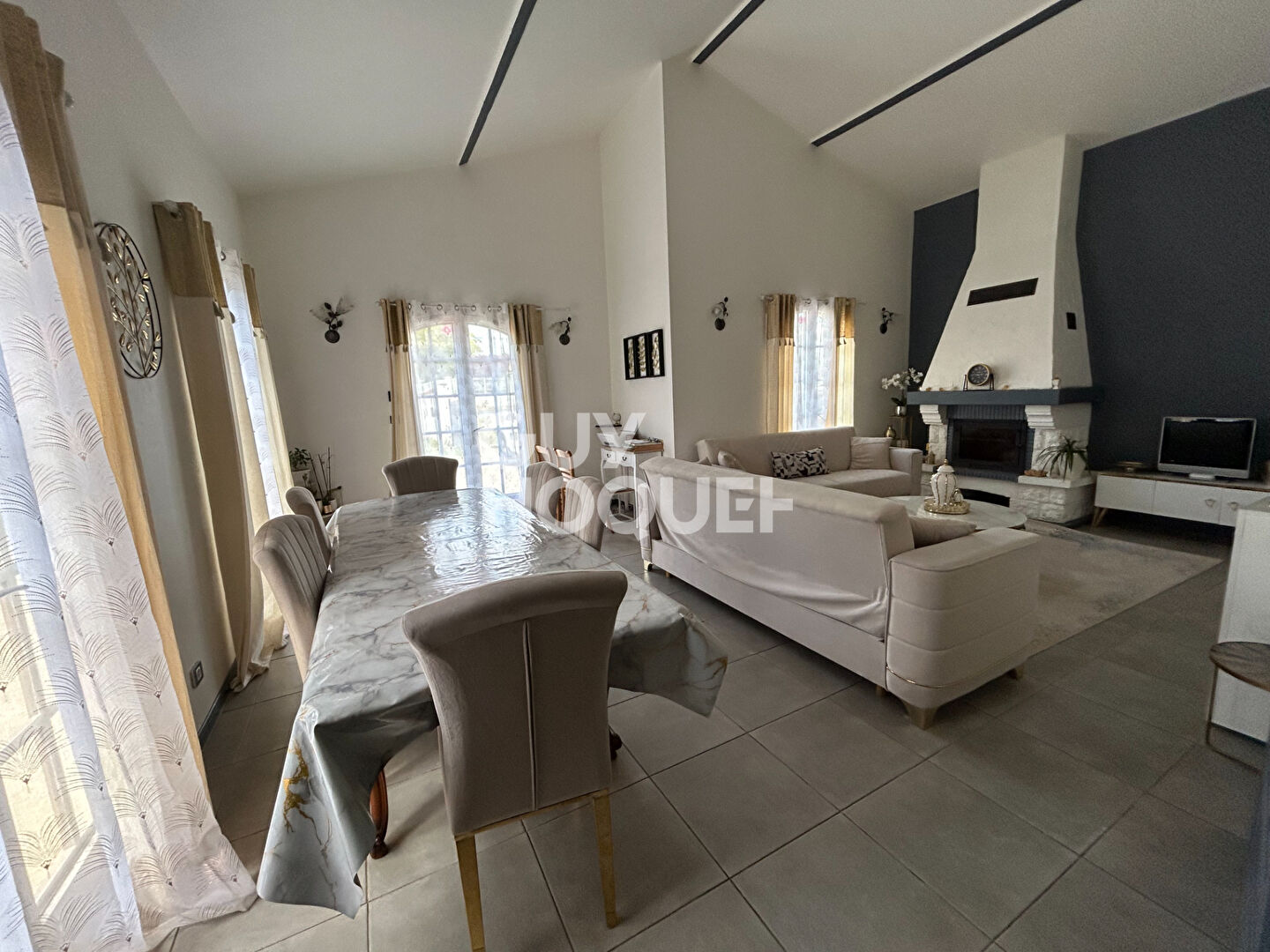 A 15 MINUTES DE LIBOURNE