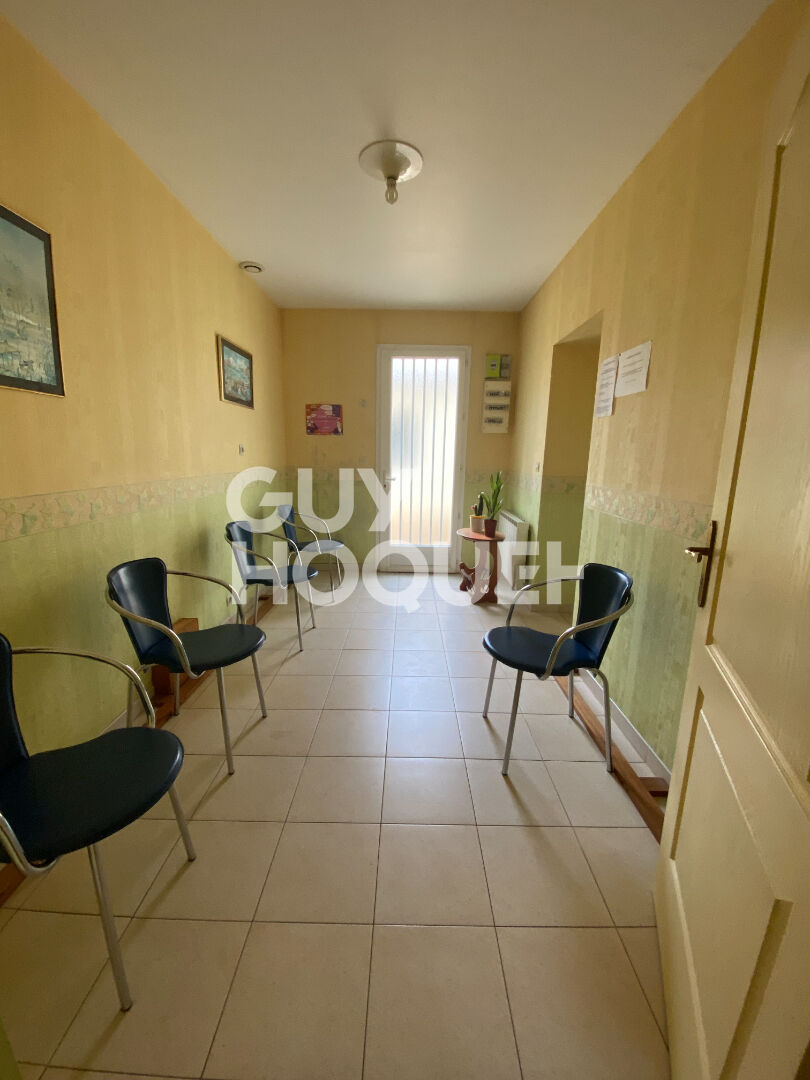 LIBOURNE , MAISON PIERRE -  LOCAL PROFESSIONNEL ET APPARTEMENTS LIBRES