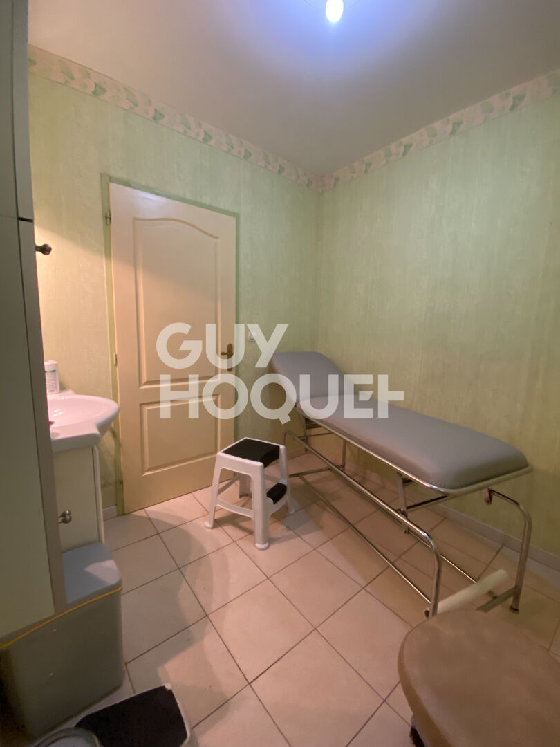 LIBOURNE , MAISON PIERRE -  LOCAL PROFESSIONNEL ET APPARTEMENTS LIBRES