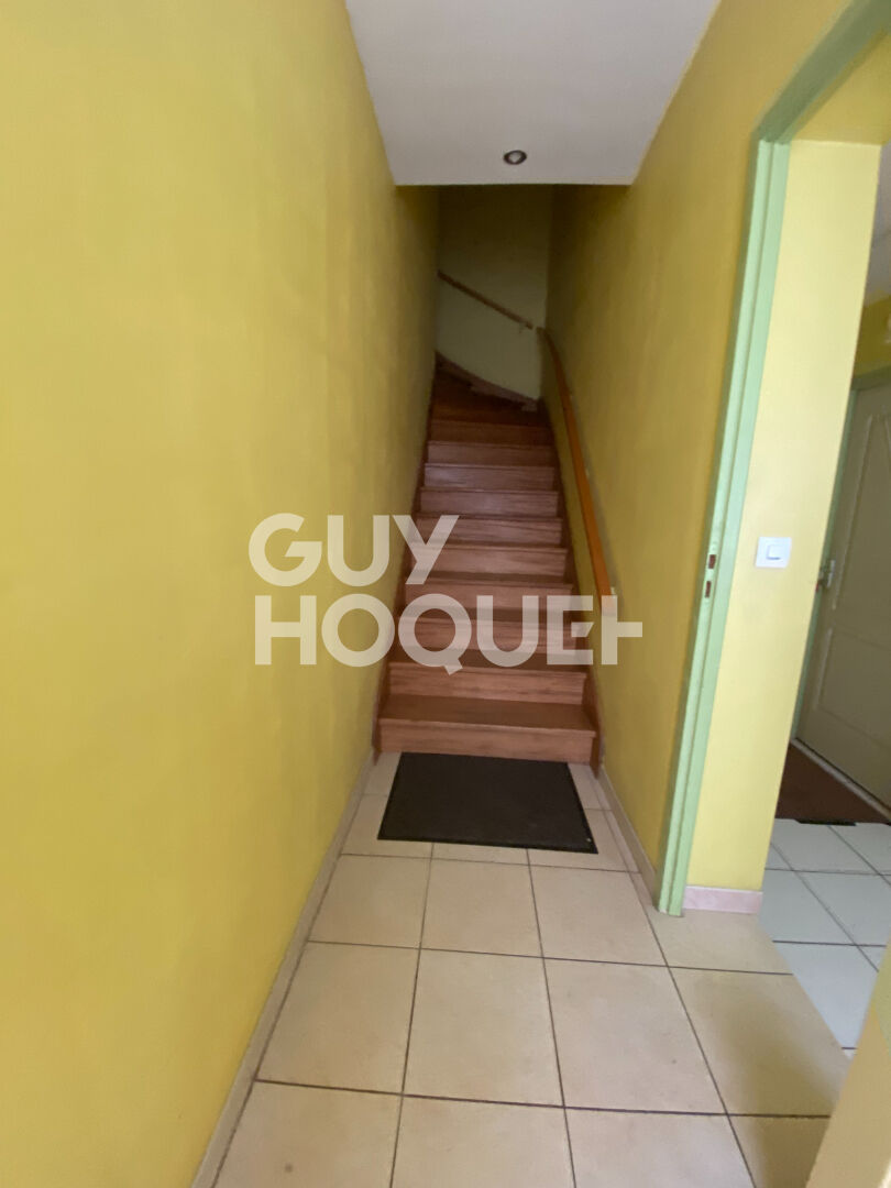 LIBOURNE , MAISON PIERRE -  LOCAL PROFESSIONNEL ET APPARTEMENTS LIBRES