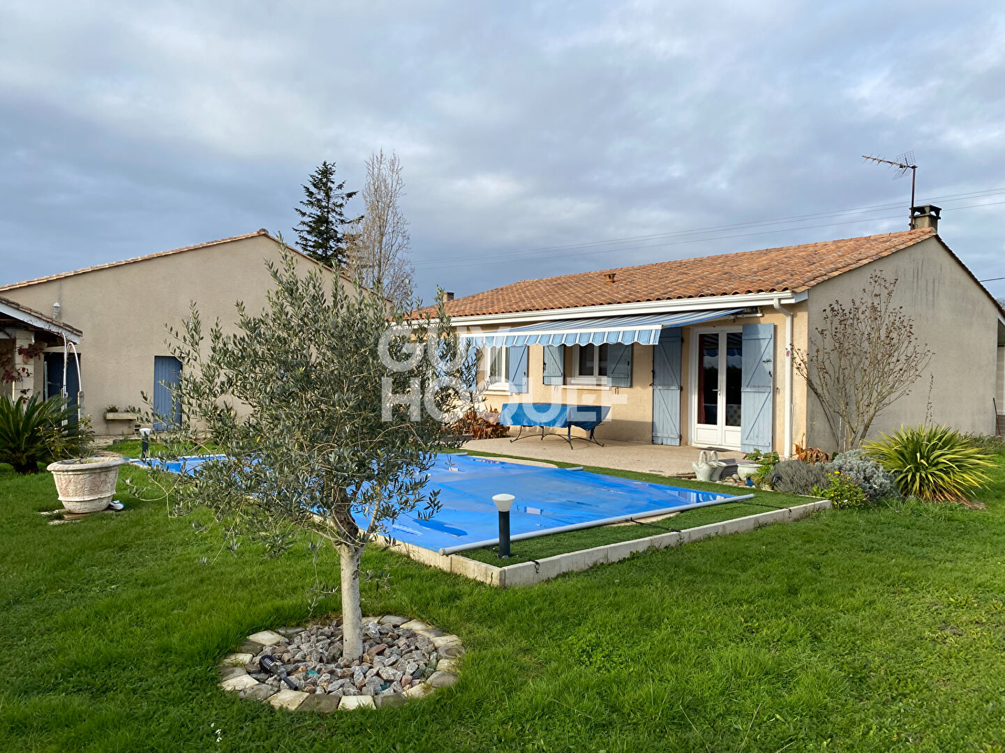 A 15 MINUTES DE LIBOURNE MAISON ET GRAND GARAGE DE 36M²