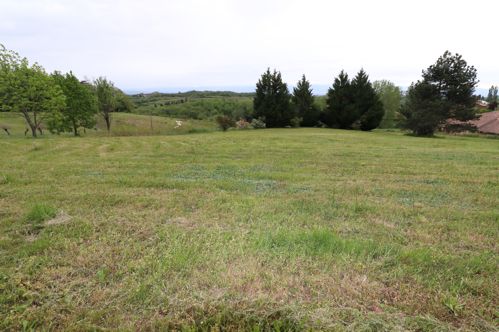 Terrain constructible de 2579m² Lubac (07610)