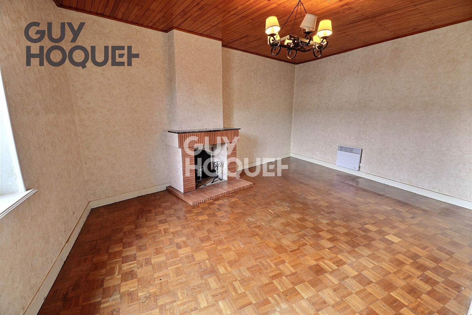 Maison avec cour et dépendances à vendre à EROME