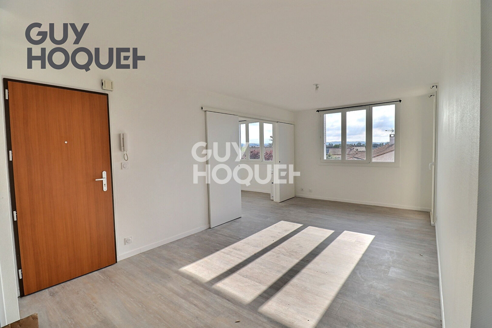 Appartement 3 pièces avec balcon et cave - TOURNON SUR RHONE