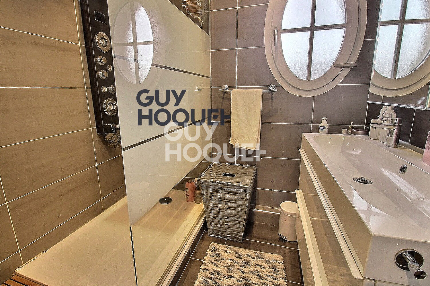 Maison de ville 4 pièces 3 chambres + terrasse + box