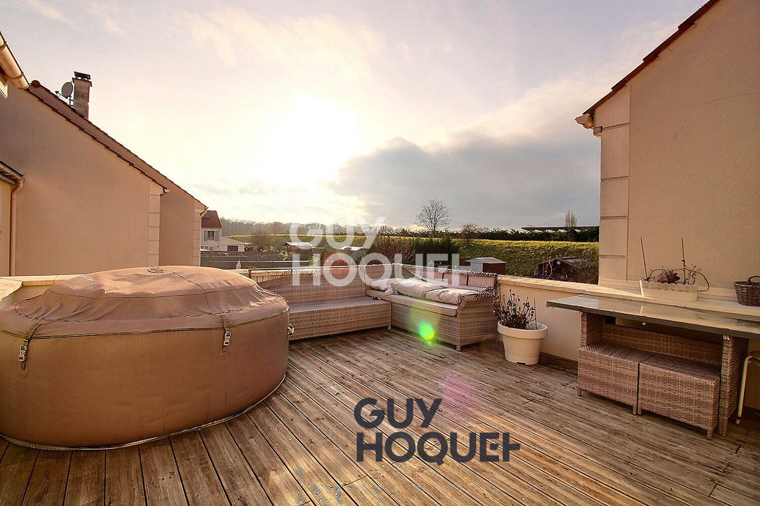 Maison de ville 4 pièces 3 chambres + terrasse + box