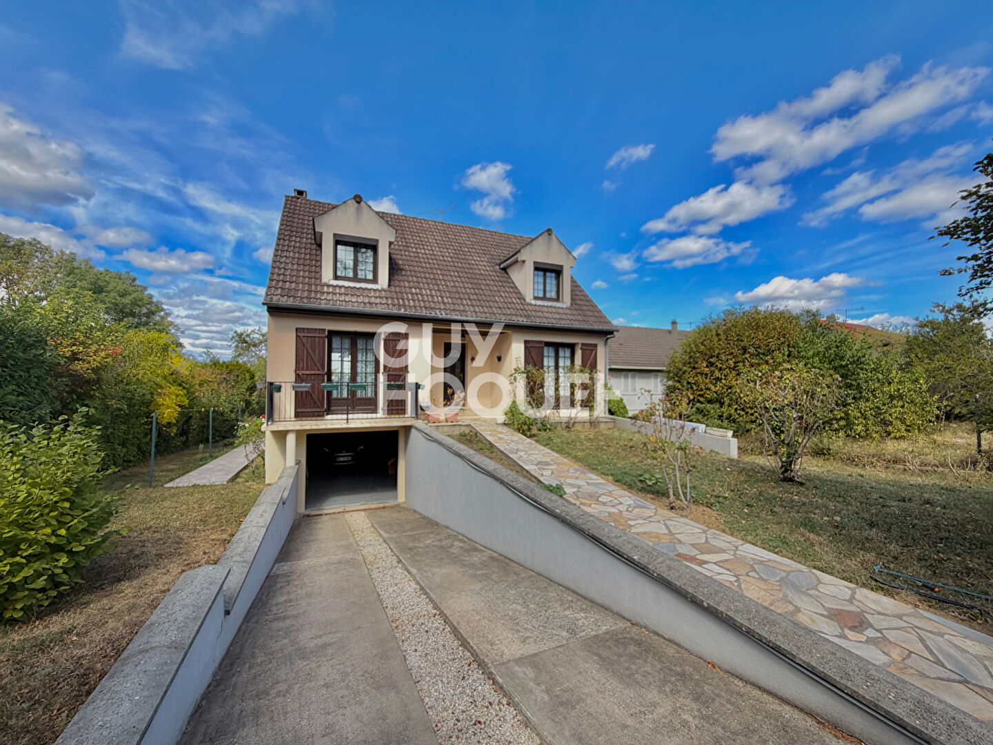 Maison individuel avec très grand terrain !