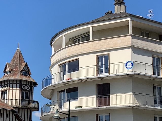 Appartement de 83 m2 avec ascenseur et spacieux balcon circulaire