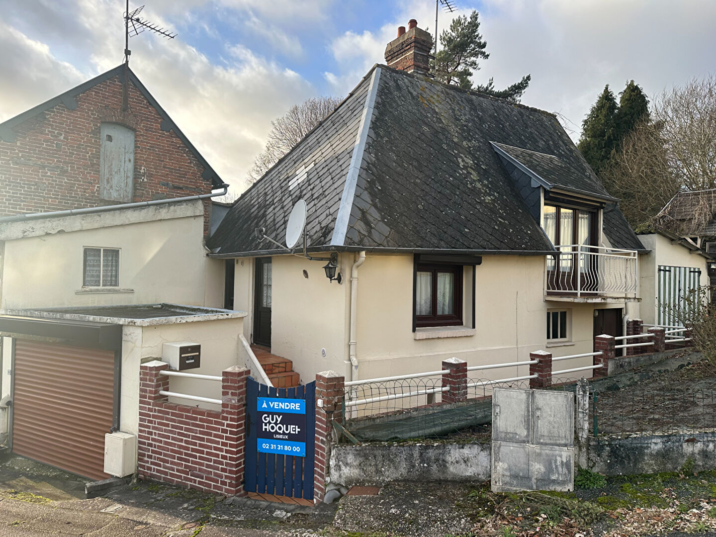 A 3 KMS DE LISIEUX - 2P AVEC SOUS SOL TOTAL