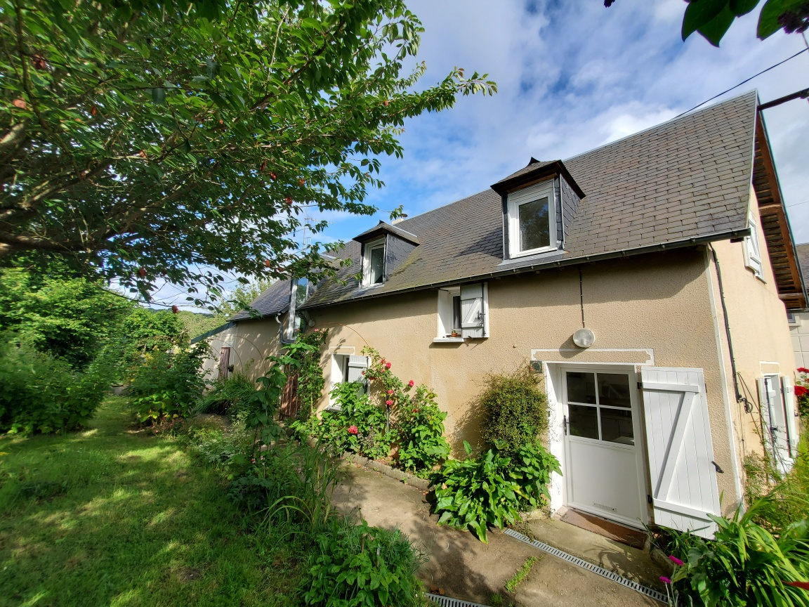 MAISON NORMANDE AVEC ANNEXES 5 PIÈCES