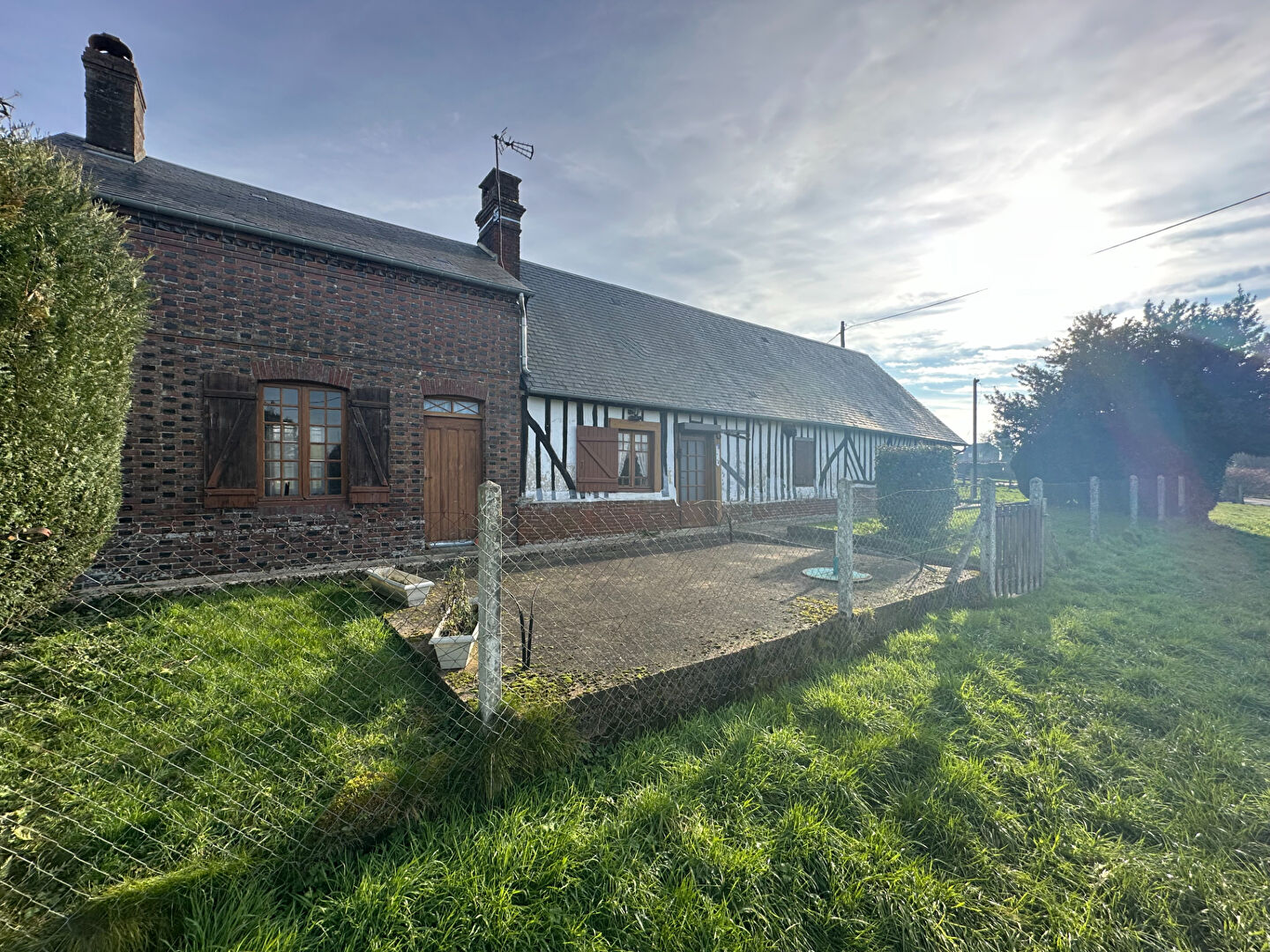 LISIEUX SUD - LONGÈRE AU BEAU POTENTIEL 115 m²