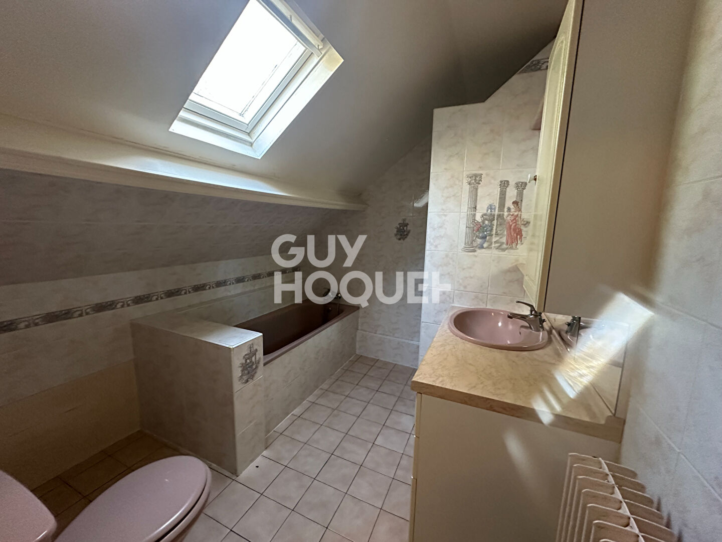 7 MINUTES DE LISIEUX - MAISON DE MAÎTRE - 7 PIÈCES 120 M²