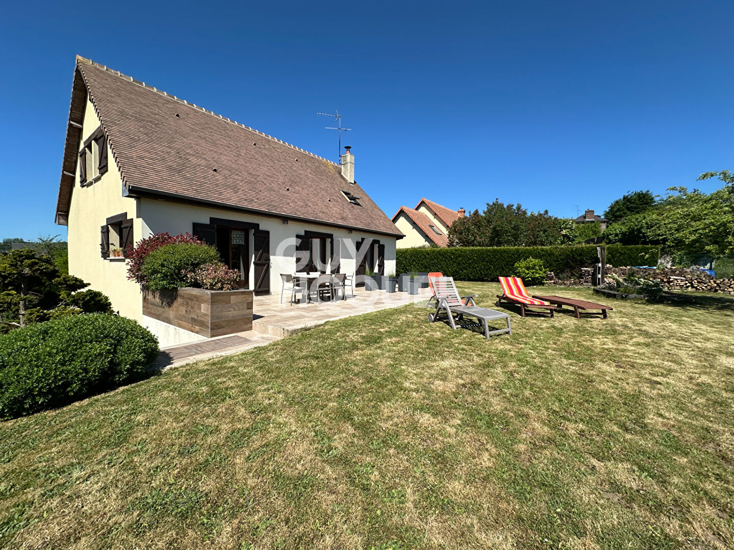 AUX PORTES DE LISIEUX - MAISON  6 PIÈCES - 130 M²