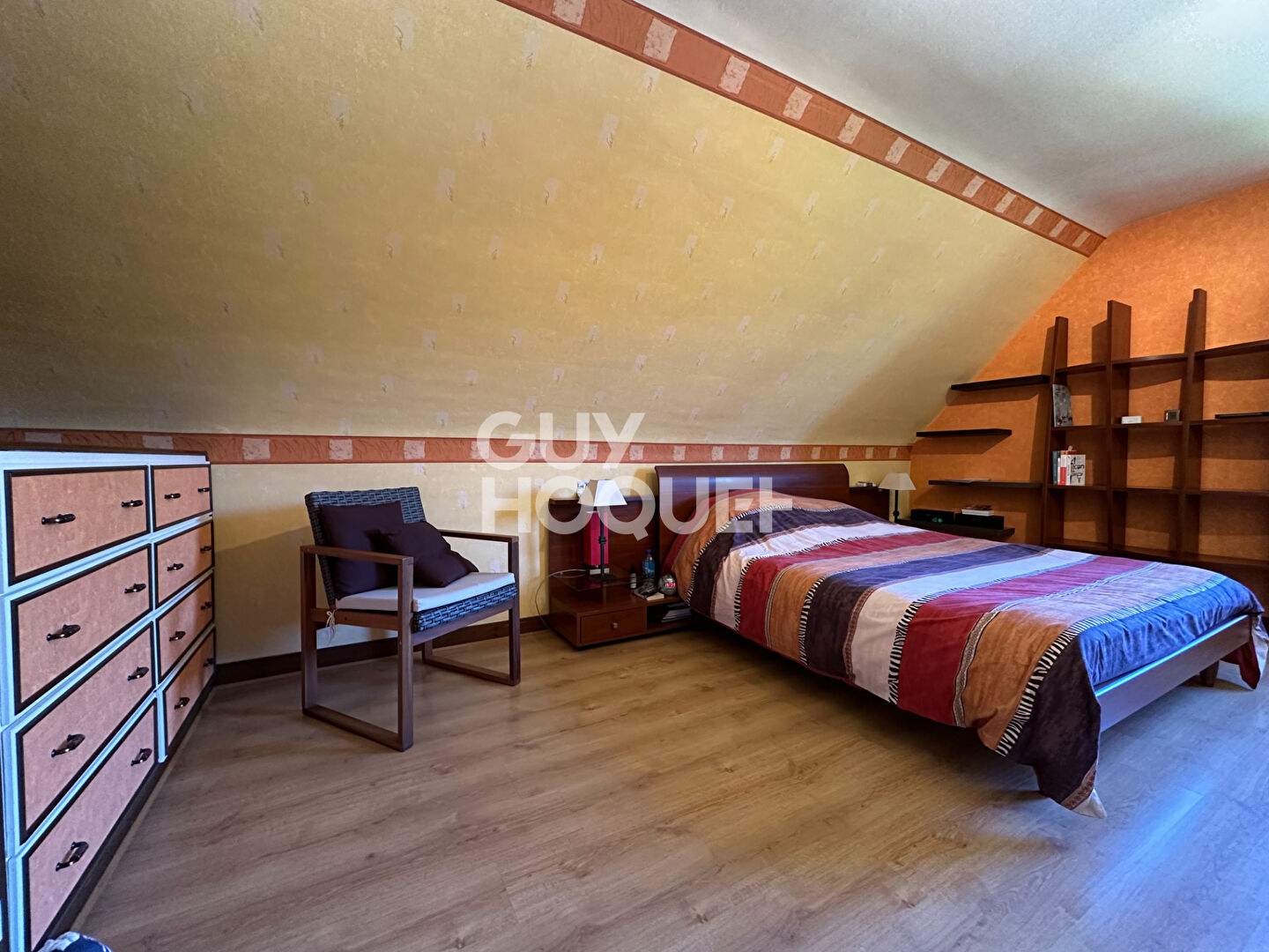 AUX PORTES DE LISIEUX - MAISON  6 PIÈCES - 130 M²