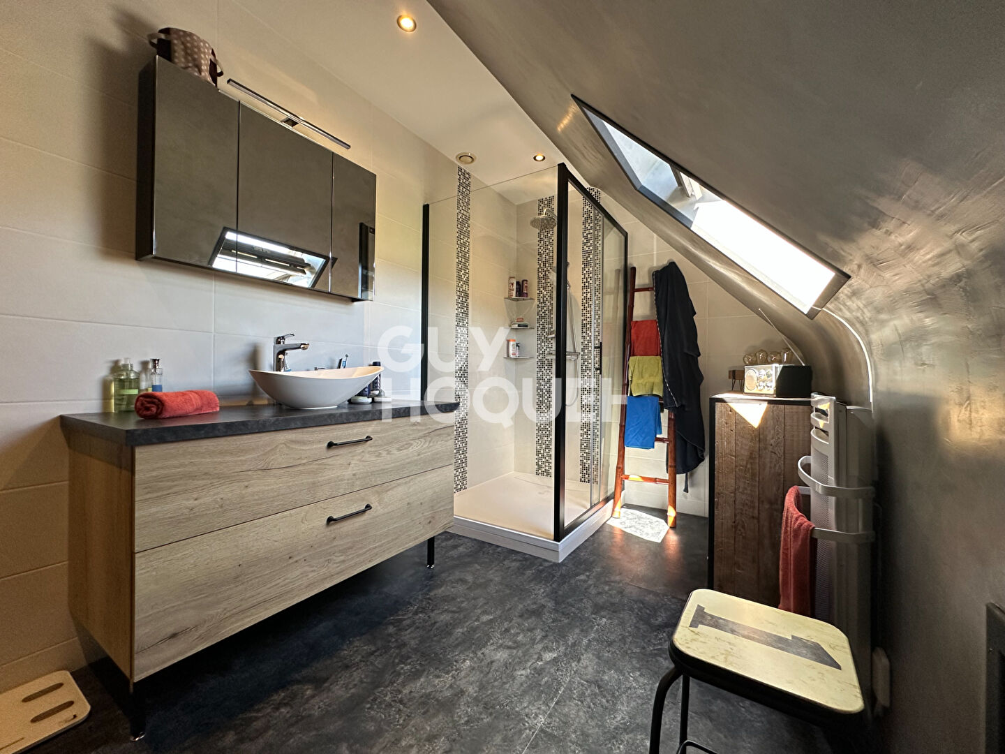 AUX PORTES DE LISIEUX - MAISON  6 PIÈCES - 130 M²