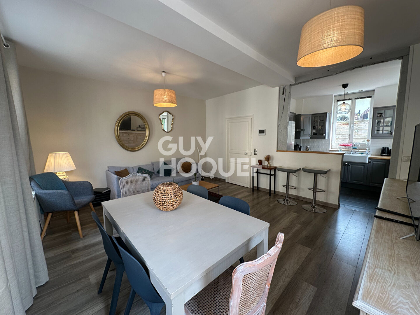 LISIEUX CENTRE VILLE - MAISON DE VILLE 100 m² - 4 PIÈCES