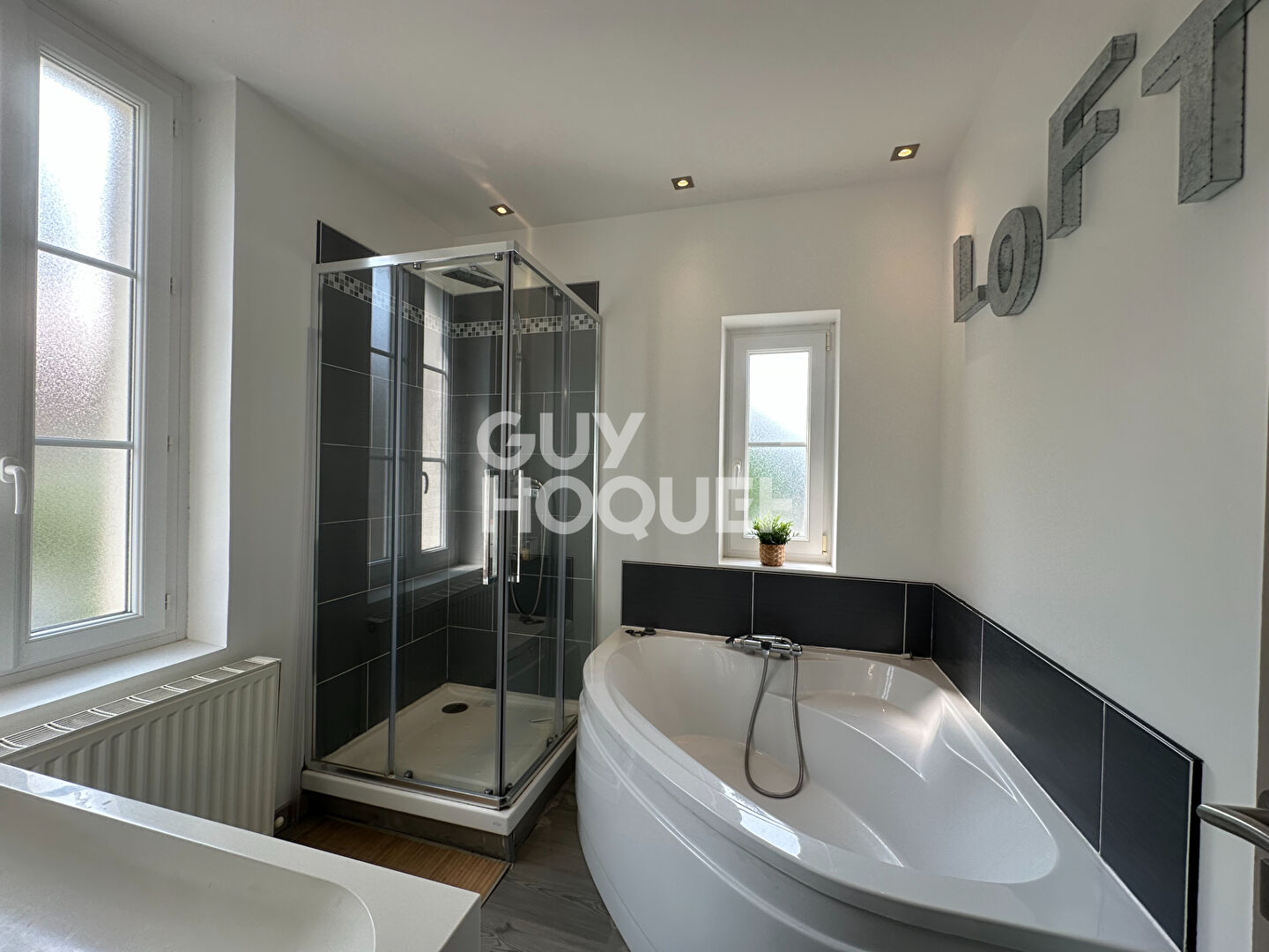 LISIEUX CENTRE VILLE - MAISON DE VILLE 100 m² - 4 PIÈCES