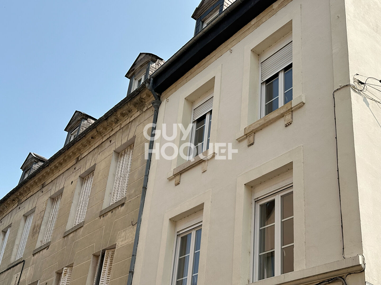 LISIEUX CENTRE VILLE - MAISON DE VILLE 100 m² - 4 PIÈCES