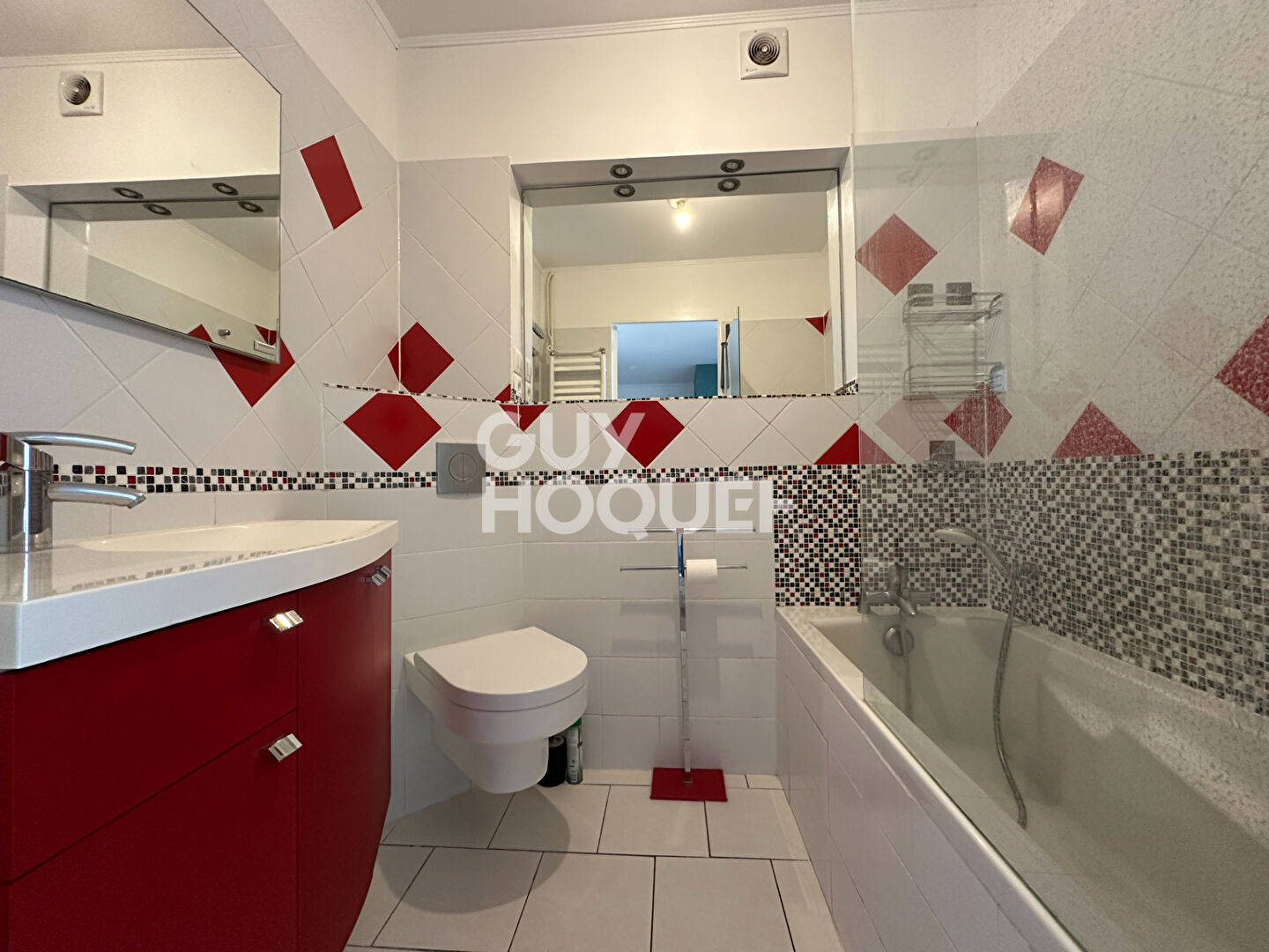 Appartement totalement rénové au centre ville de Lisieux