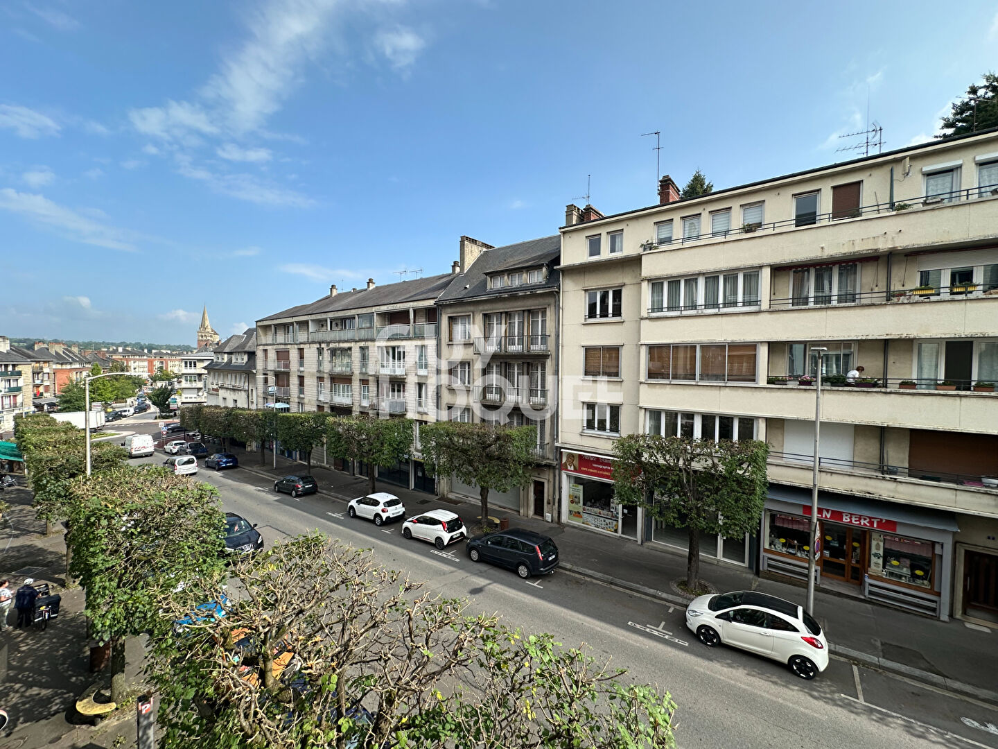 Appartement totalement rénové au centre ville de Lisieux