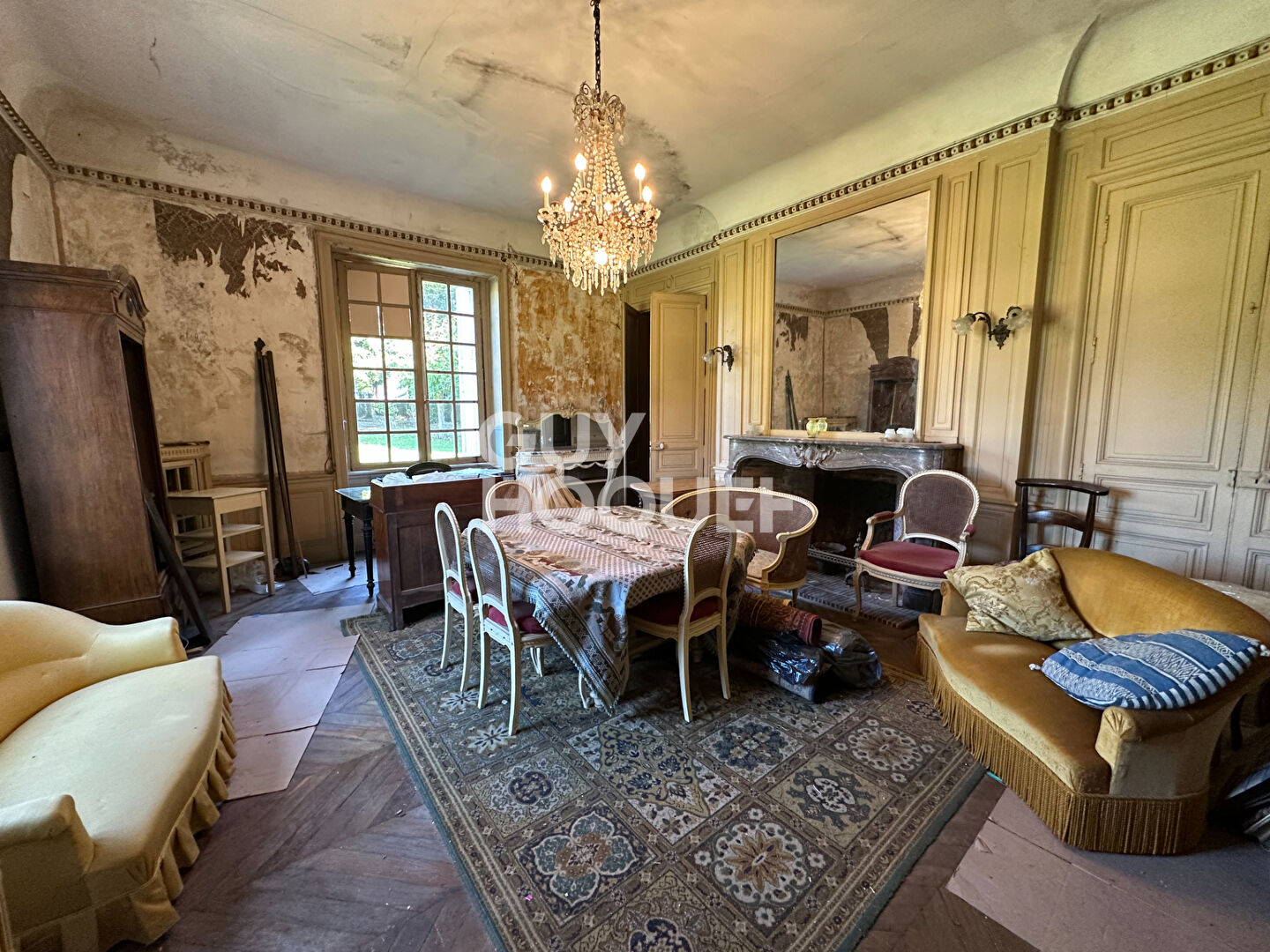 A 5 MINUTES DE LISIEUX - PROPRIÉTÉ DE 14 PIÈCES