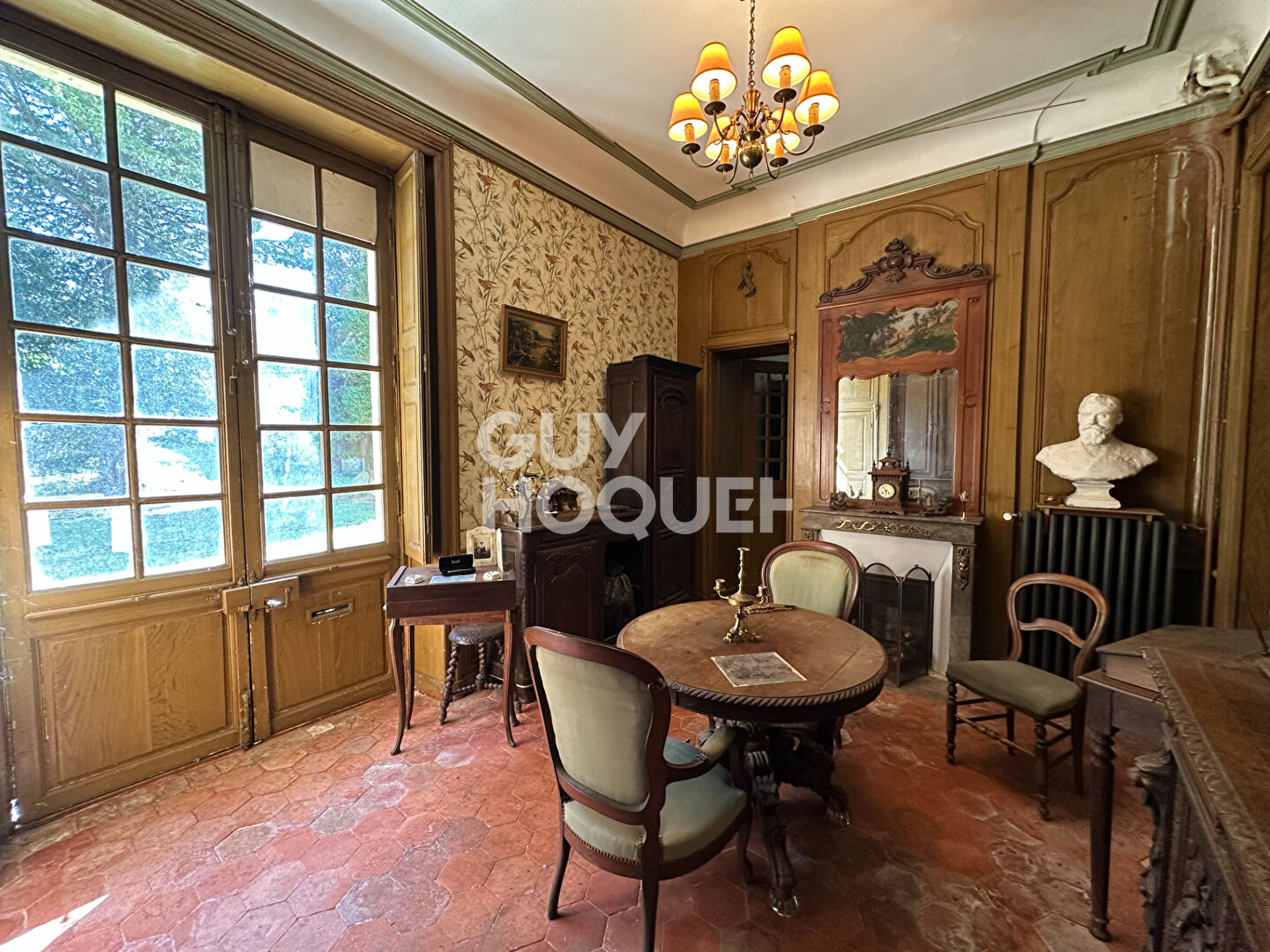 A 5 MINUTES DE LISIEUX - PROPRIÉTÉ DE 14 PIÈCES