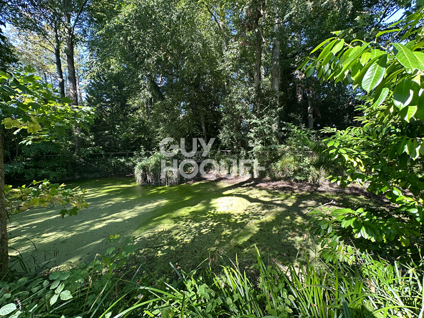 A 5 MINUTES DE LISIEUX - PROPRIÉTÉ DE 14 PIÈCES