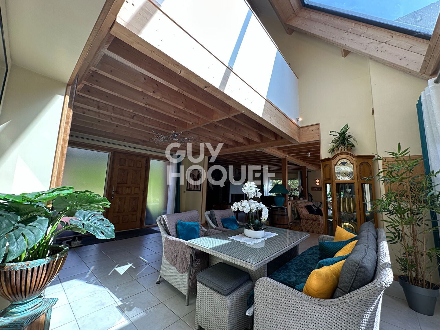 AUX PORTES DE LISIEUX  - MAISON CONTEMPORAINE ET FAMILIALE DE  8 PIÈCES