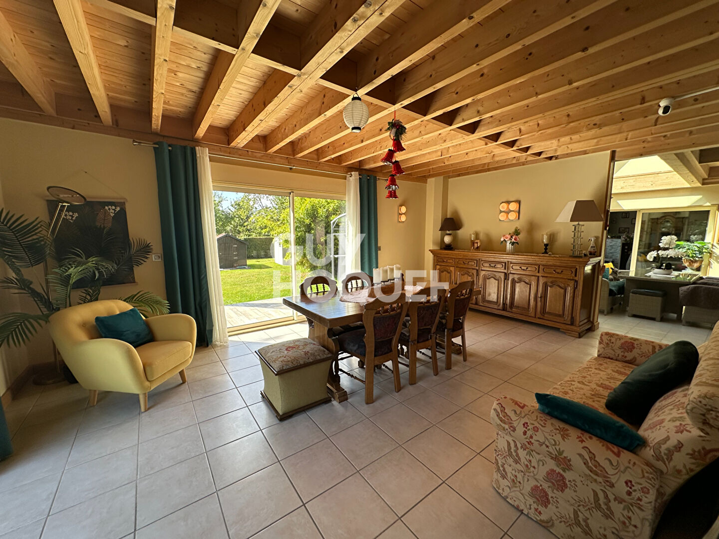 AUX PORTES DE LISIEUX  - MAISON CONTEMPORAINE ET FAMILIALE DE  8 PIÈCES