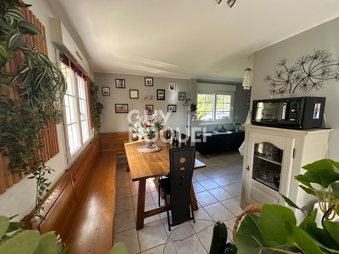 AUX PORTES DE LISIEUX  - MAISON CONTEMPORAINE ET FAMILIALE DE  8 PIÈCES